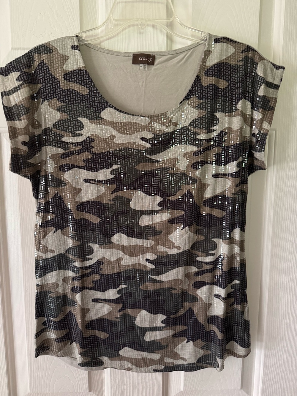 ✨Crosby Sequin Camo Short Sleeve Top in Tan, Brown & Gray. Size Medium